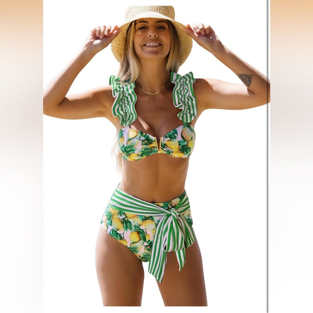 SPORLIKE High Waisted Swimsuit Ruffle
Adjustable Straps Bikini Tie Back L/759-4